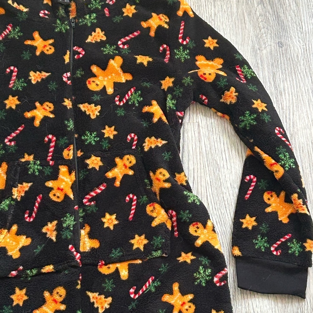 Forever 21 Kids Gingerbread Men Patterned Onsie Pajama Sz 13/14 - Picture 2 of 9